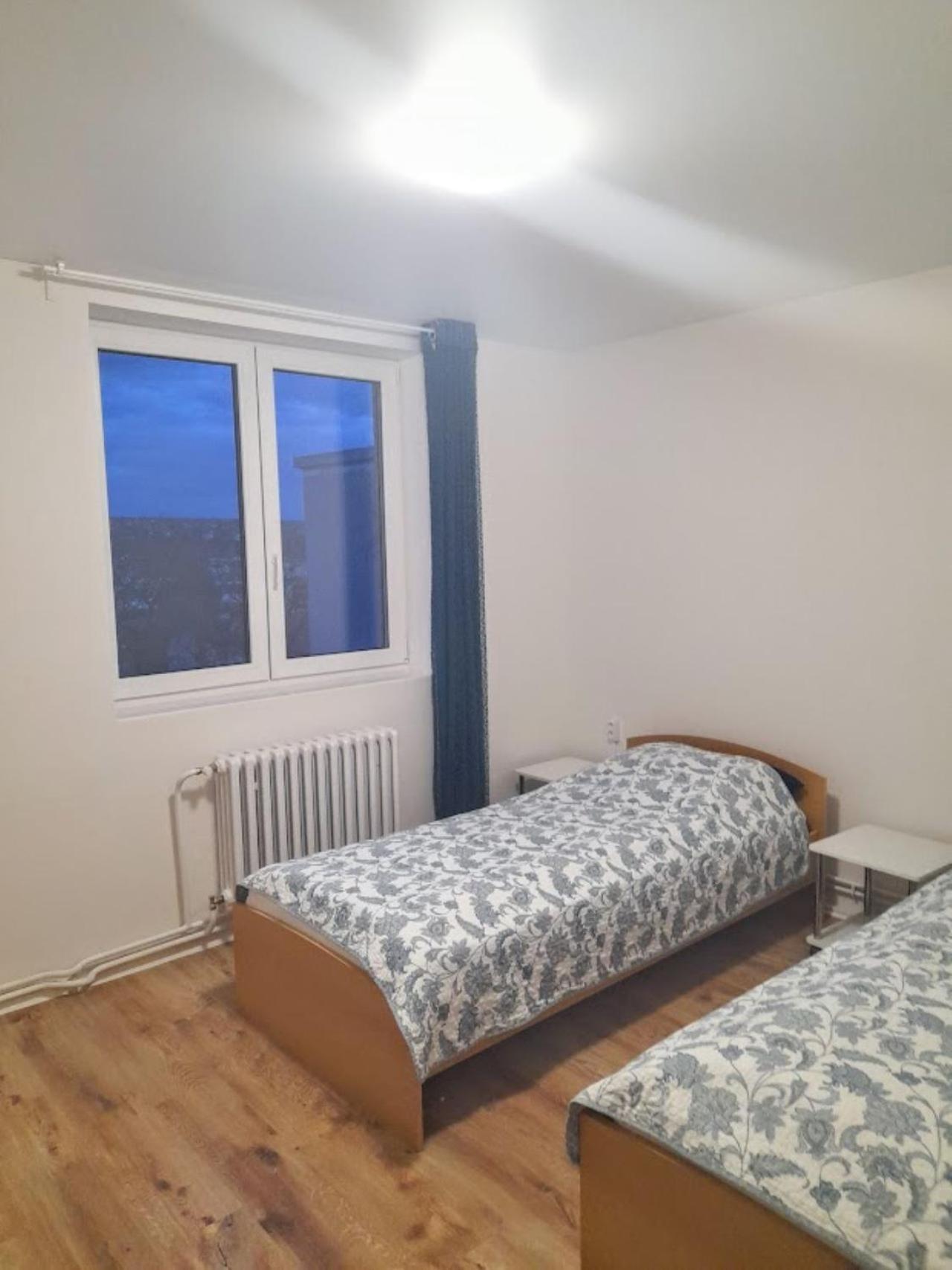 Lev I Sova Aparthotel Mělník Buitenkant foto